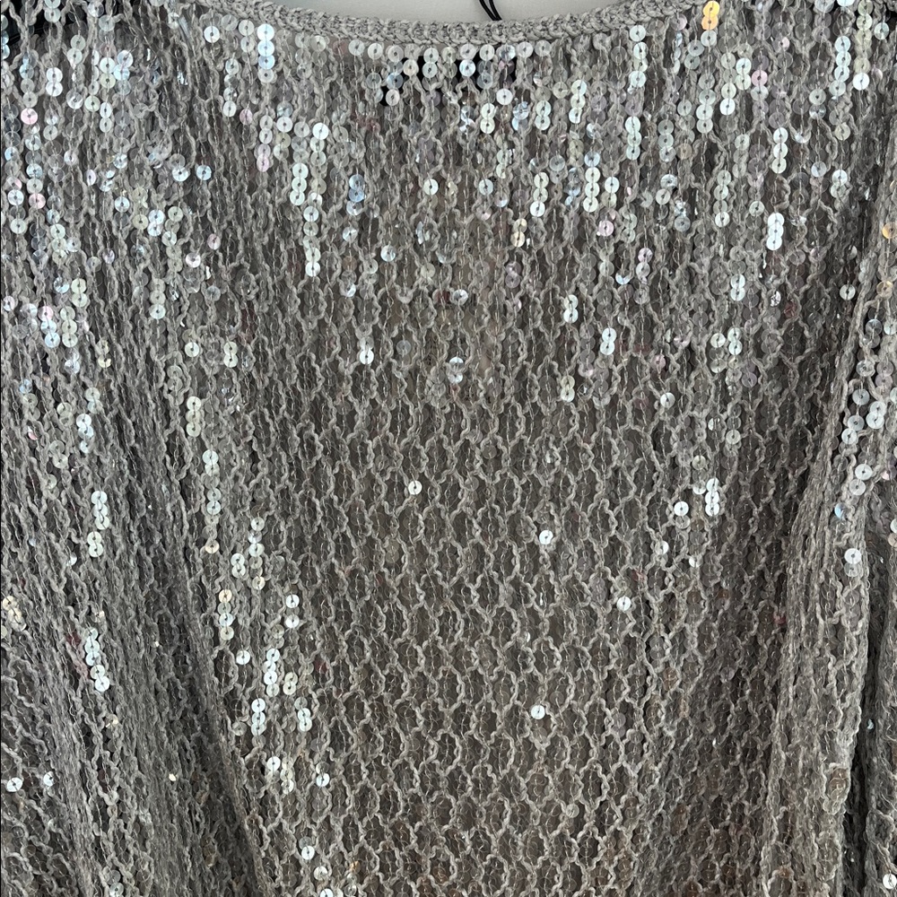 TREND NWT ZARA SILVER VIRAL sequin top M 
🚨 My prices are firm, no discount. - Picture 5 of 16